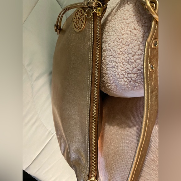 Authentic Coach Ali Hobo - Picture 11 of 16